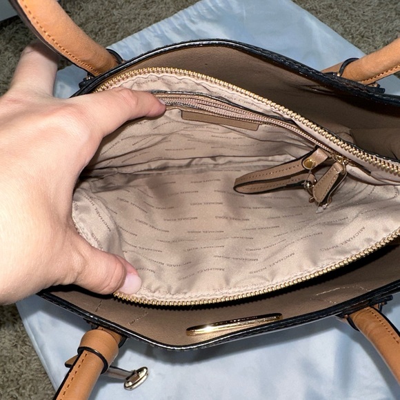 Michael Kors Medium Mercer Messenger Patent Leather Purse - Picture 12 of 16